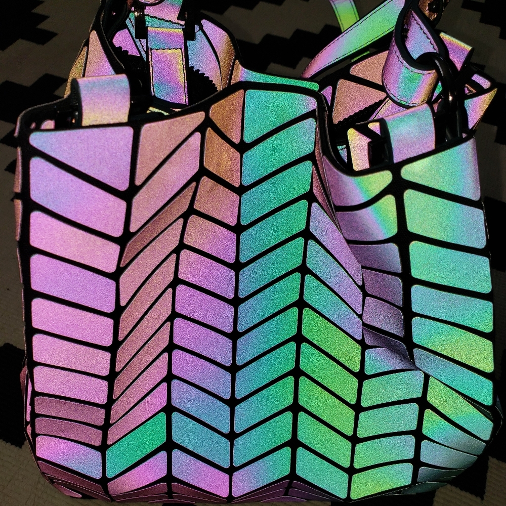 Holographic Covertible Bucket Bag - Picture 3 of 5